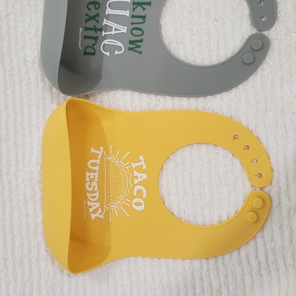 3 Rubber Bibs - Picture 2 of 7